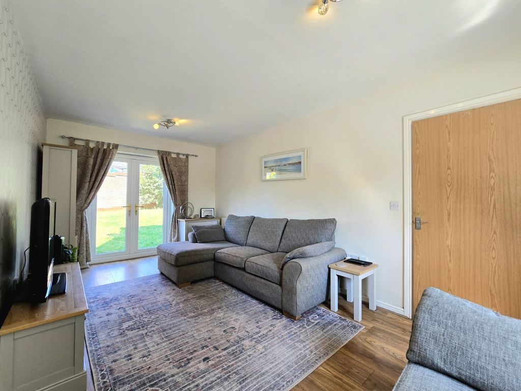 Property photo 2 of 33