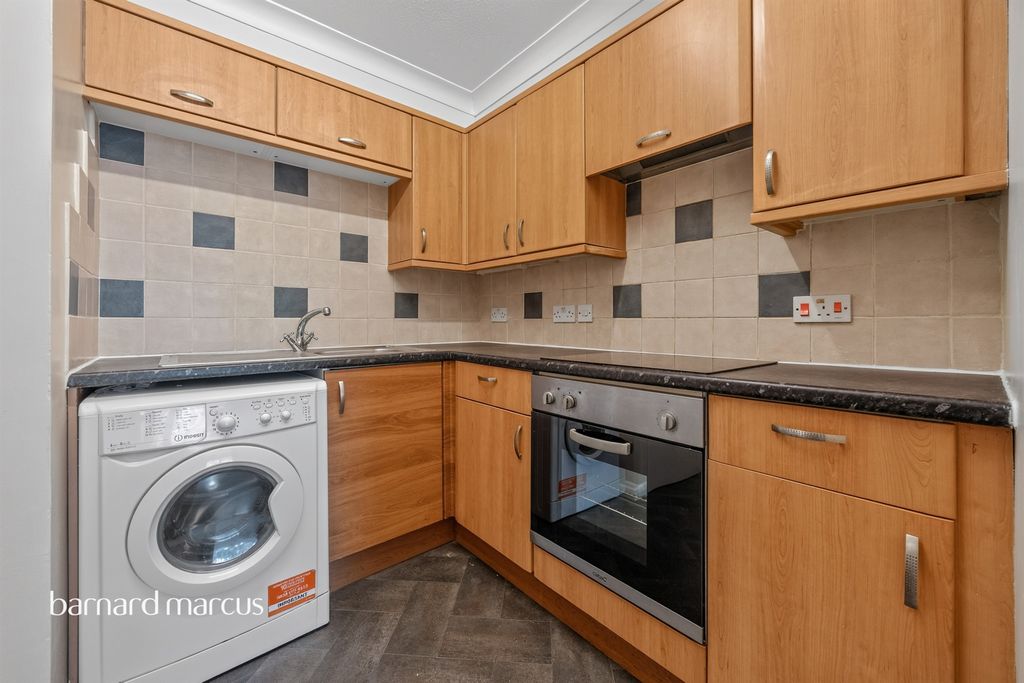 Property photo 2 of 8