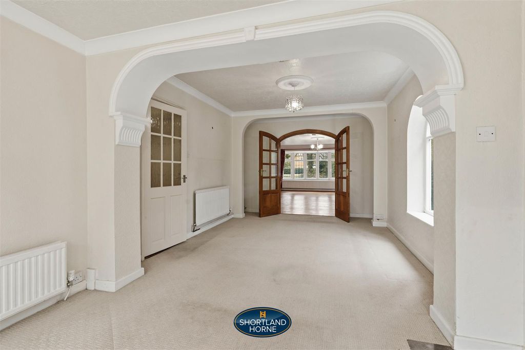 Property photo 3 of 64 13A Stoneleigh Road (18 Of 69).Jpg