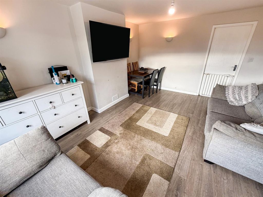 Property photo 2 of 10 Lounge