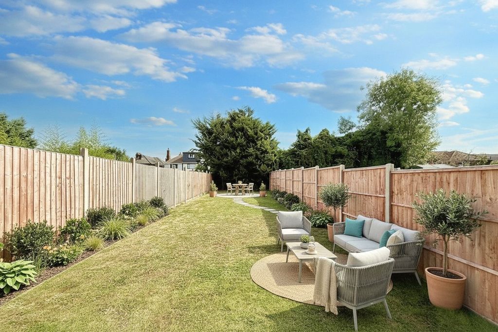 Property photo 3 of 16 Garden