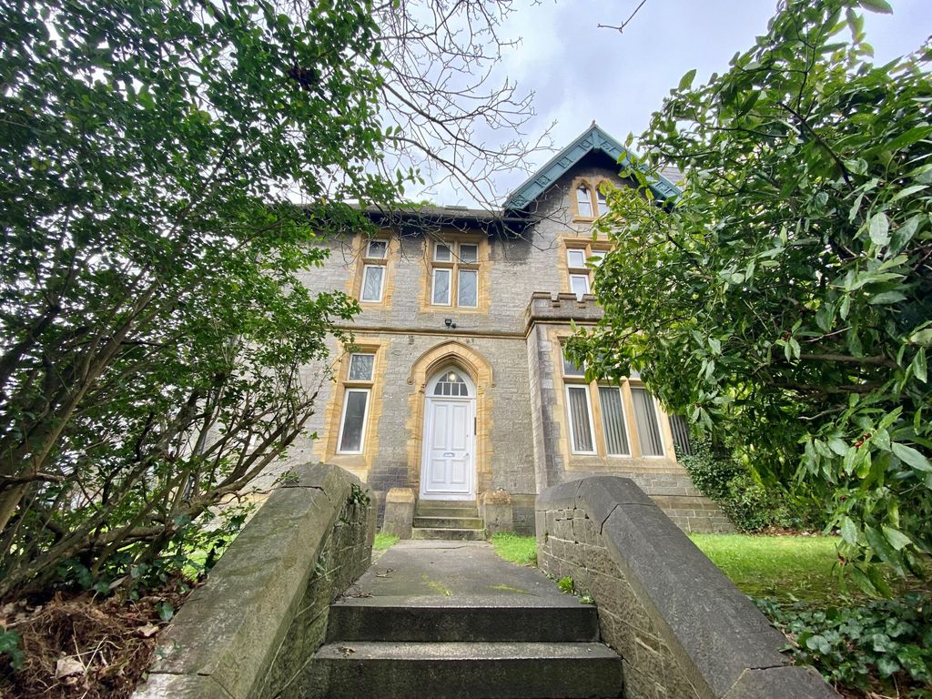 Property photo 1 of 8 Front