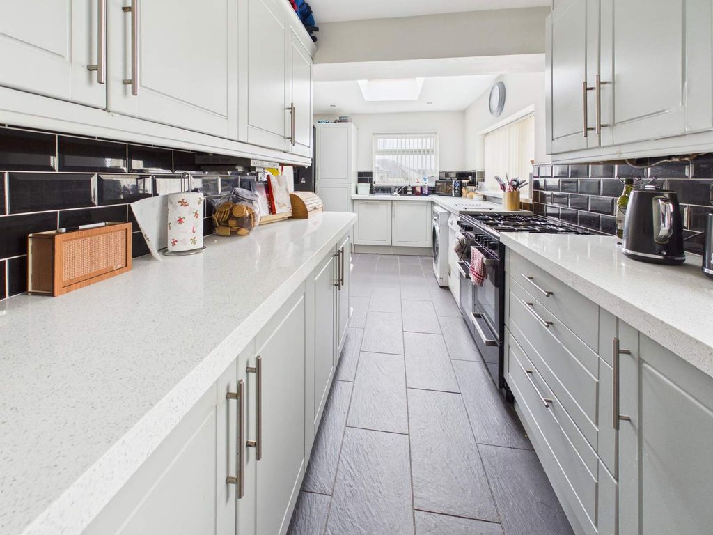 Property photo 2 of 24 Kitchen