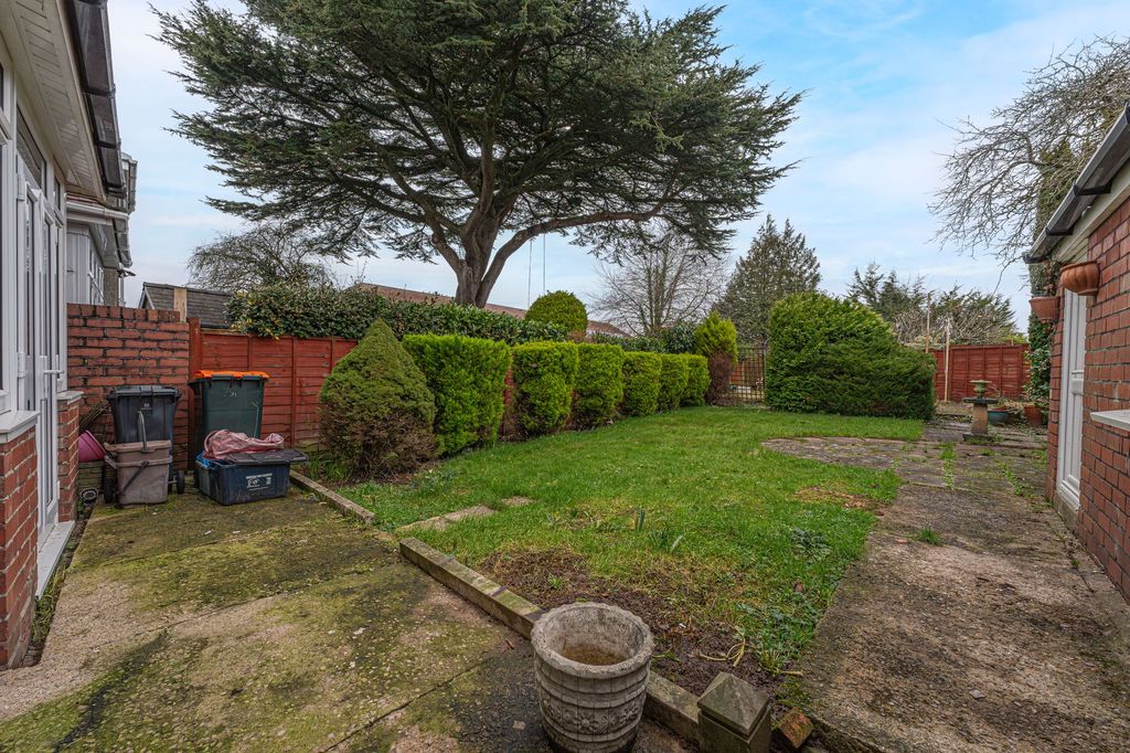 Property photo 2 of 31