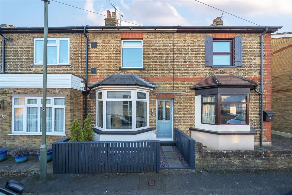 Property photo 1 of 18 Front