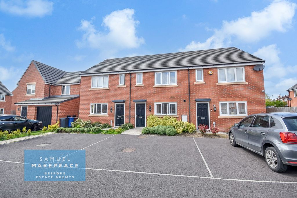 Property photo 1 of 18 Immaculate Three Bedroom Town House With Up To 6 Years Warranty