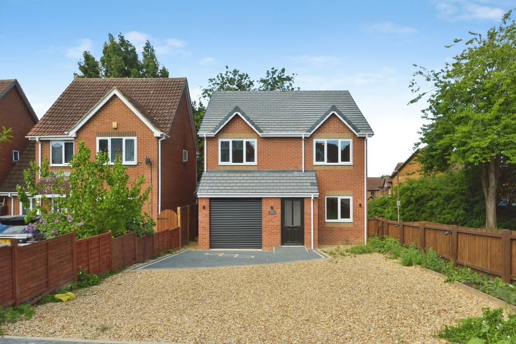 Property photo 1 of 16 Pbox-Img.Jpg
