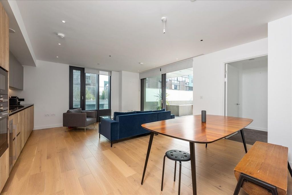 Property photo 2 of 14 9941763D-7C66-4087-9988-6F2B07CC4E27.Jpg