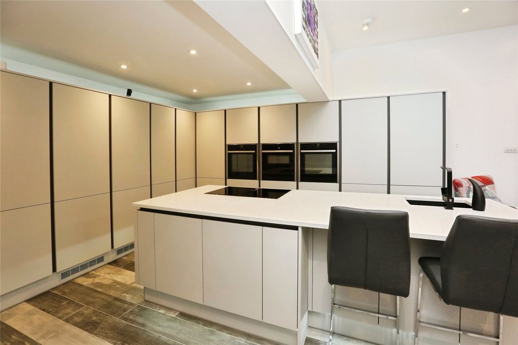 Property photo 3 of 17 Picture No. 08