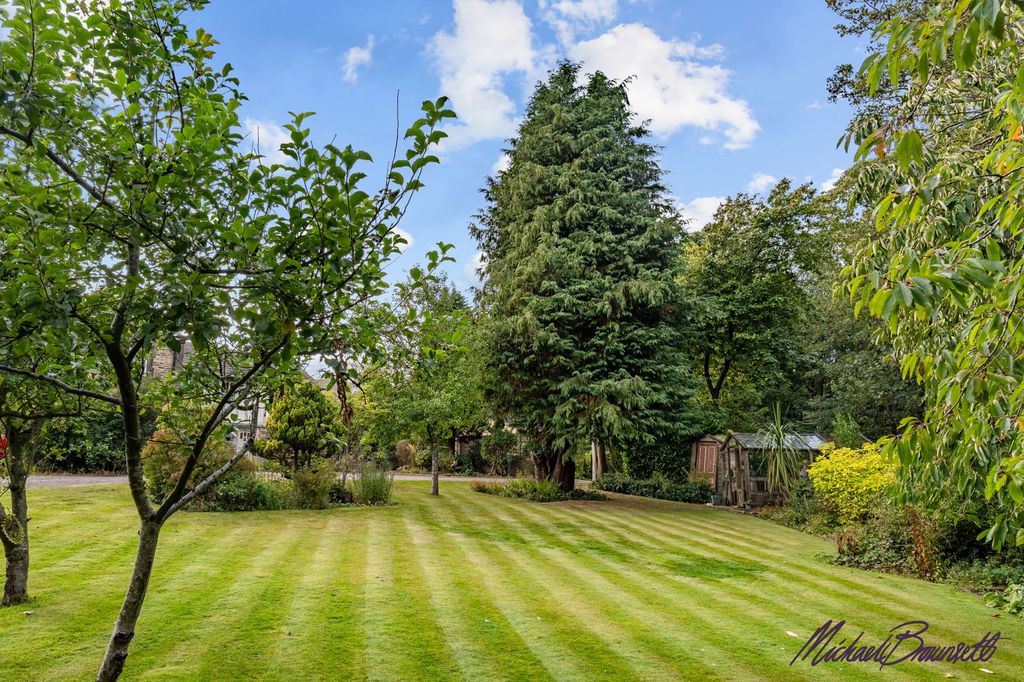 Property photo 3 of 47