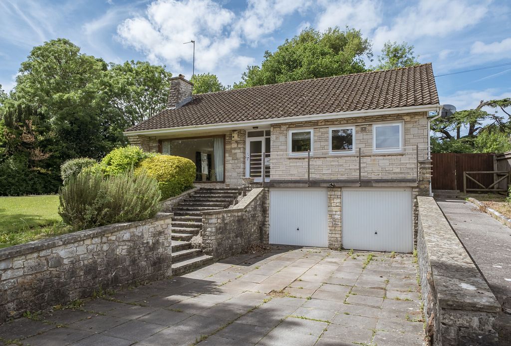 Property photo 1 of 17 1301097-2-683881B...