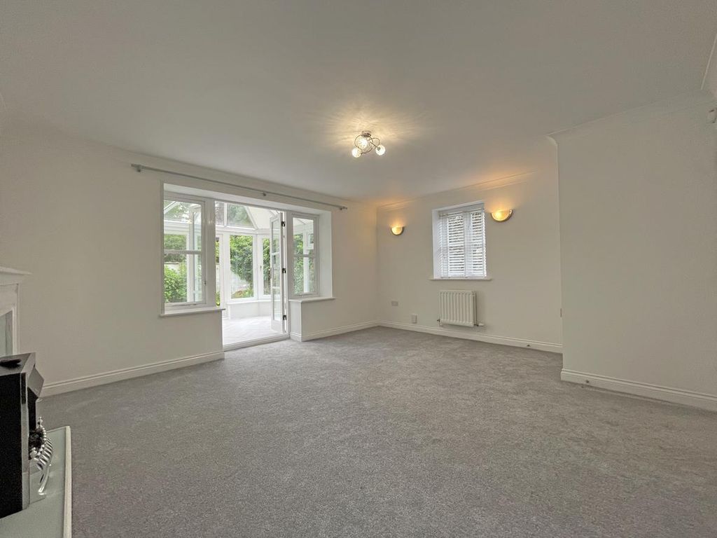 Property photo 2 of 23 Captains Gardens 1 - Living Room Front.Jpg