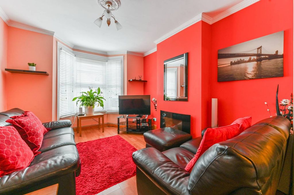 Property photo 3 of 12