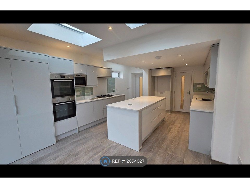 Property photo 1 of 34 Kitchen