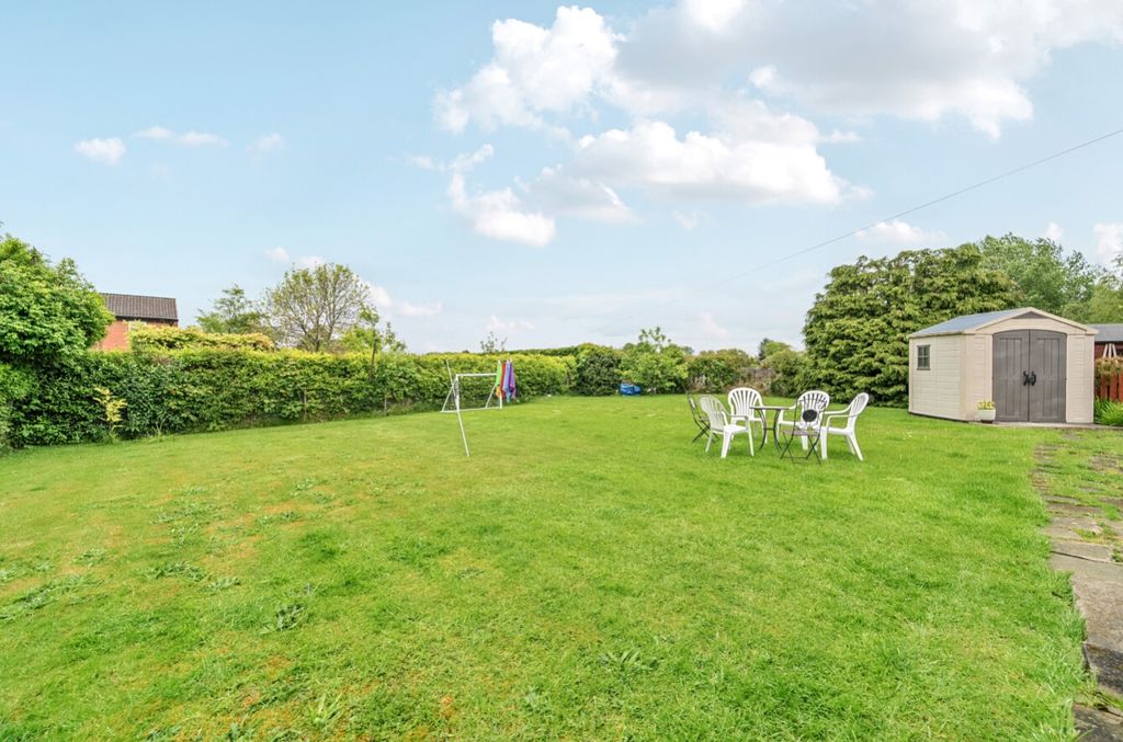 Property photo 2 of 20 Ewemove Harrogate Garden