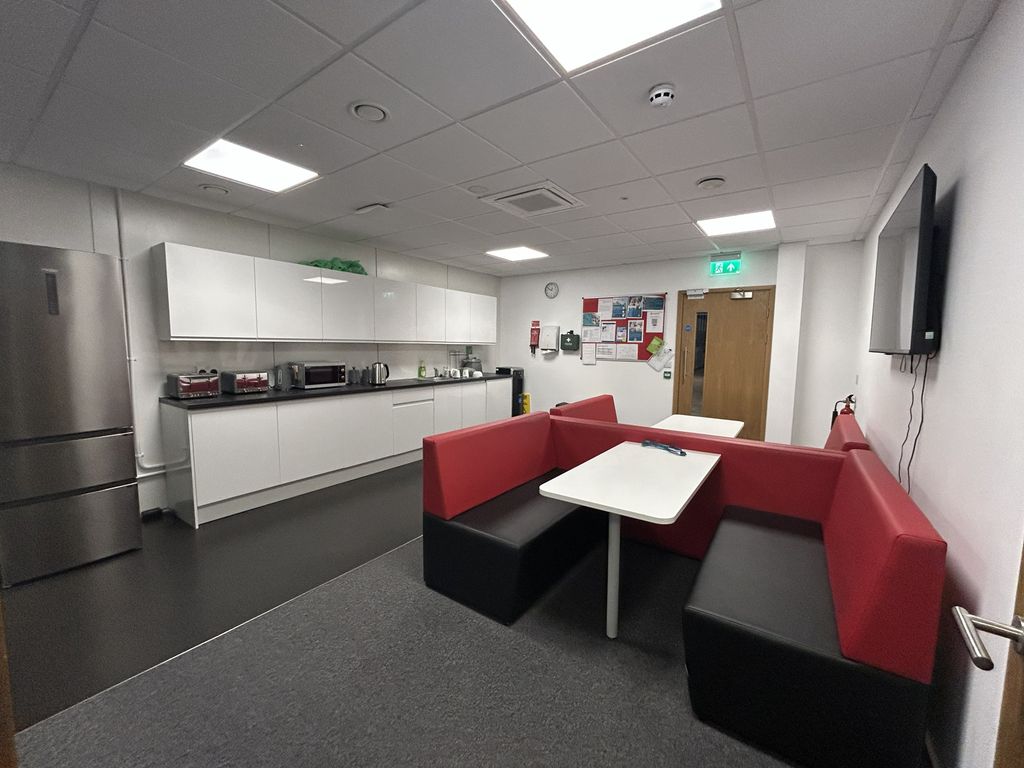 Property photo 3 of 5 Img_1742[1]