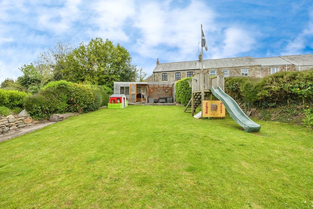 Property photo 2 of 17 Photo
