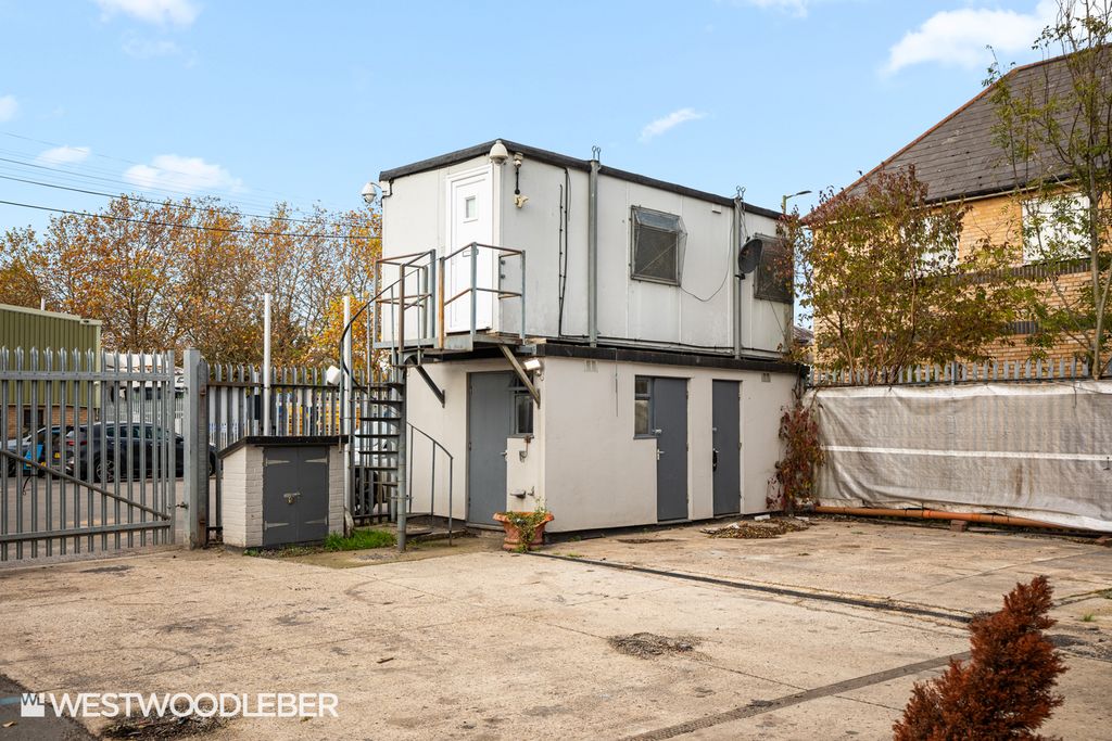 Property photo 2 of 5