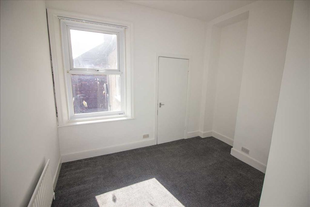 Property photo 3 of 7 Dining Room