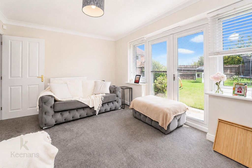 Property photo 3 of 21 15-20.Jpg