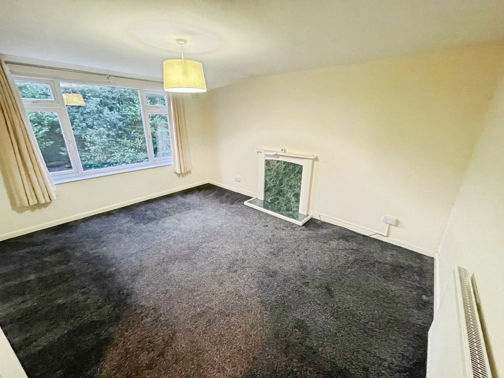 Property photo 3 of 12 Living Room