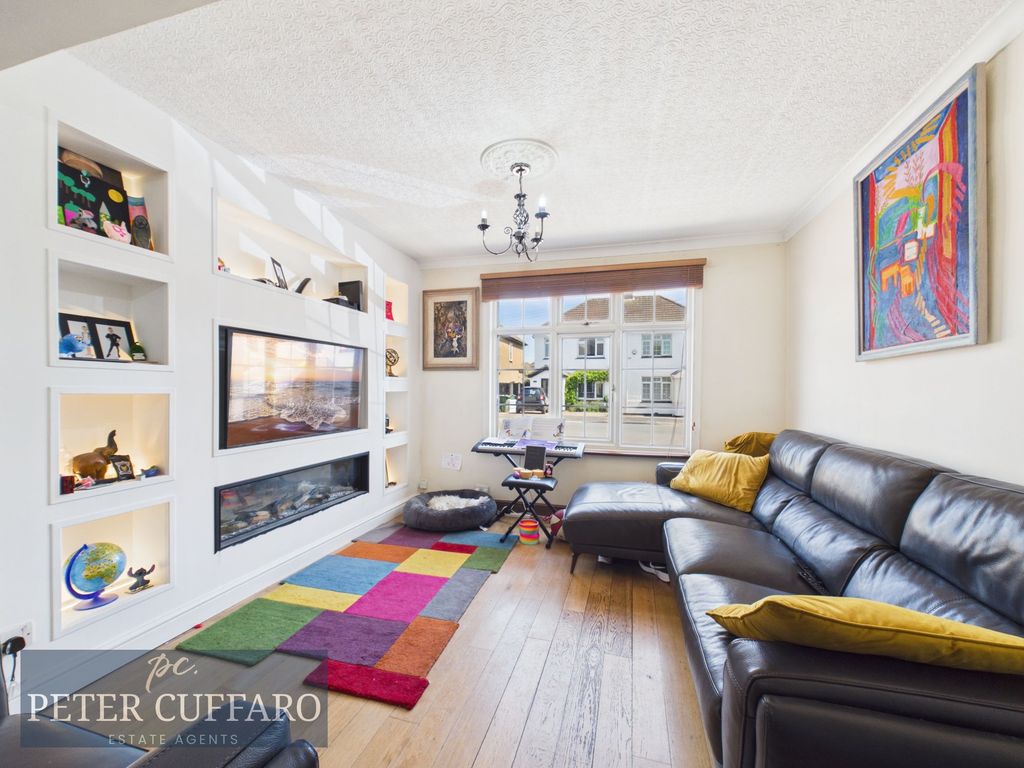 Property photo 2 of 19