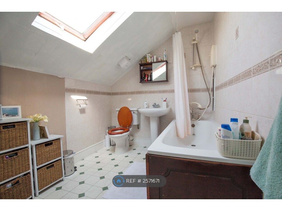 Property photo 2 of 4 Bathroom