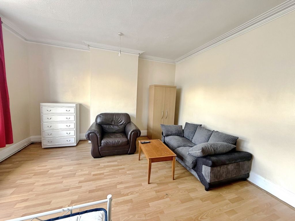 Property photo 2 of 5 55Ea4041-Bedroom ...