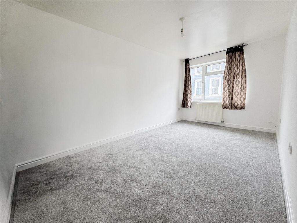 Property photo 3 of 13 10-Image00014.Jpg