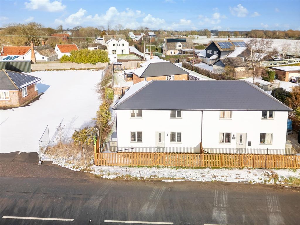 Property photo 1 of 15 Little Green Cotttages-02.Jpg