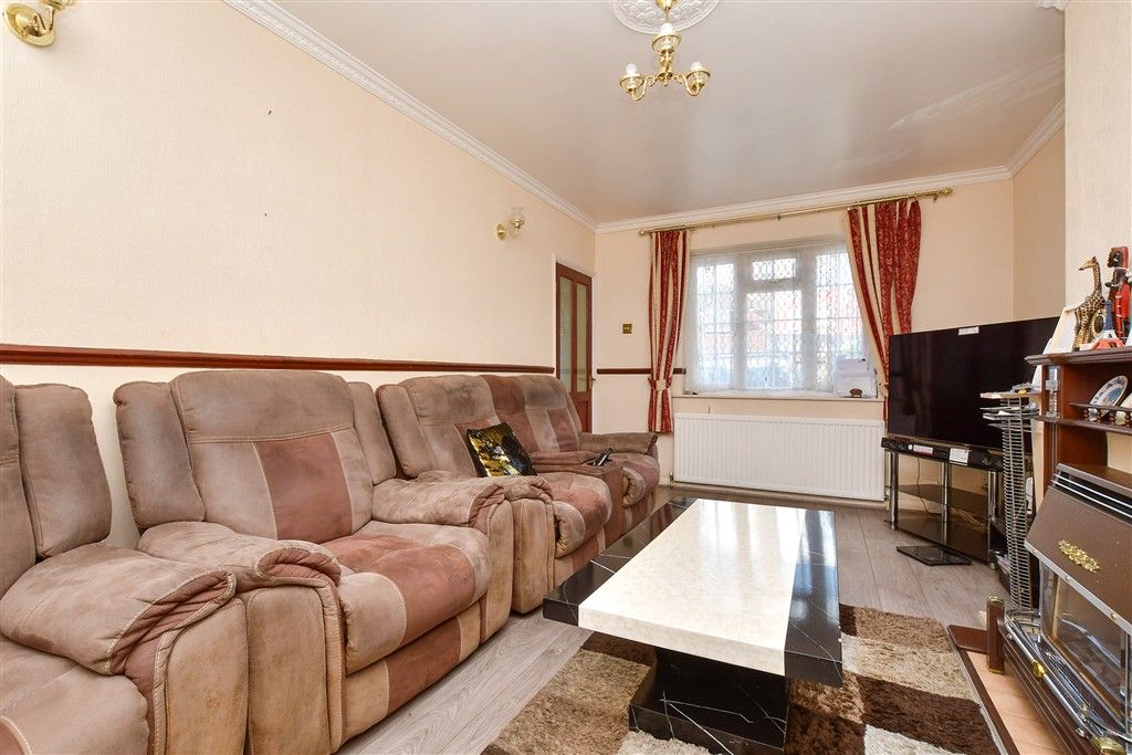 Property photo 2 of 12 Lounge