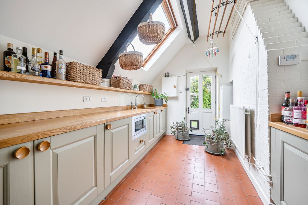 Property photo 3 of 22 1424798-10-69B046F2Bb0A8