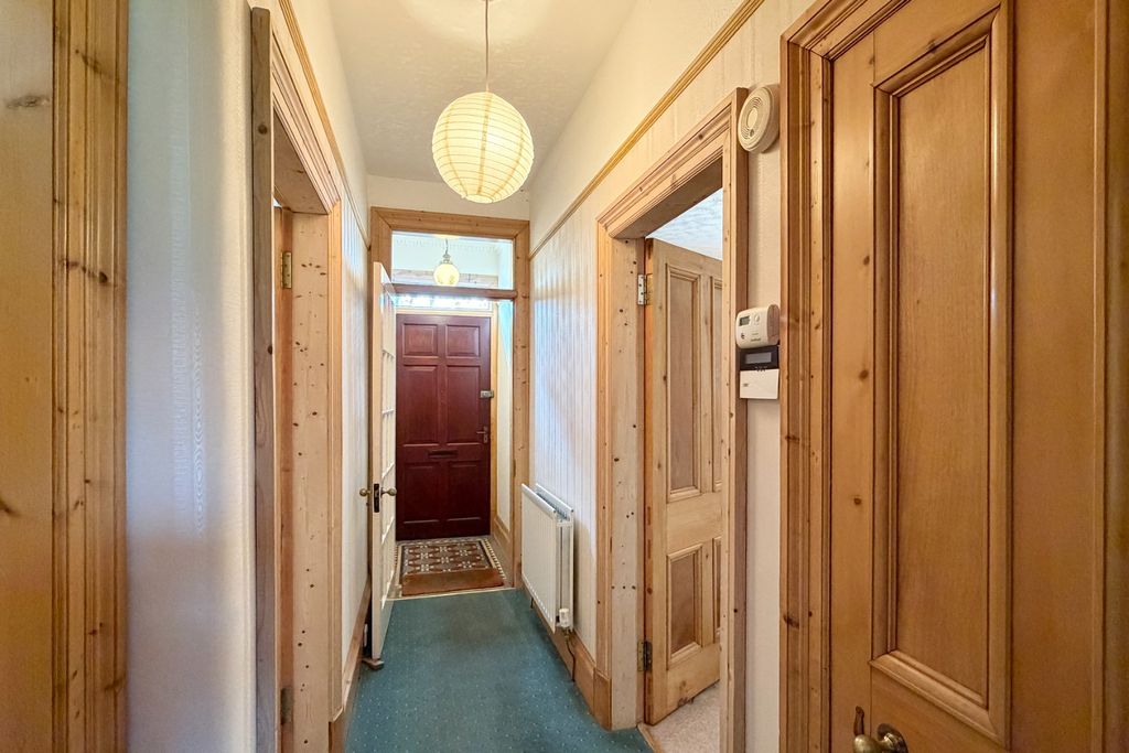 Property photo 2 of 34