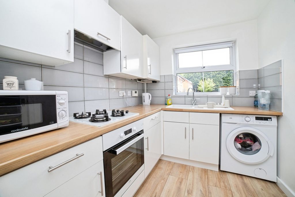 Property photo 2 of 14 Kitchen
