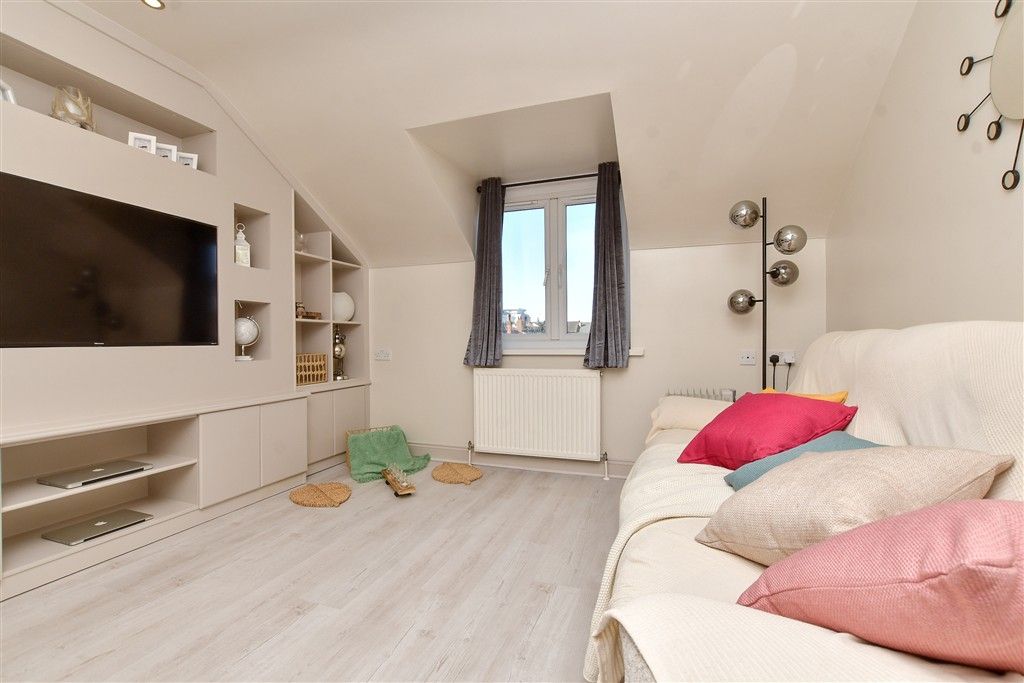 Property photo 1 of 7 Living Room