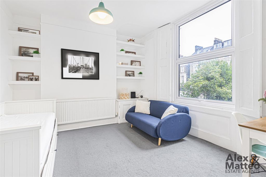 Property photo 1 of 9 Lewisham Way