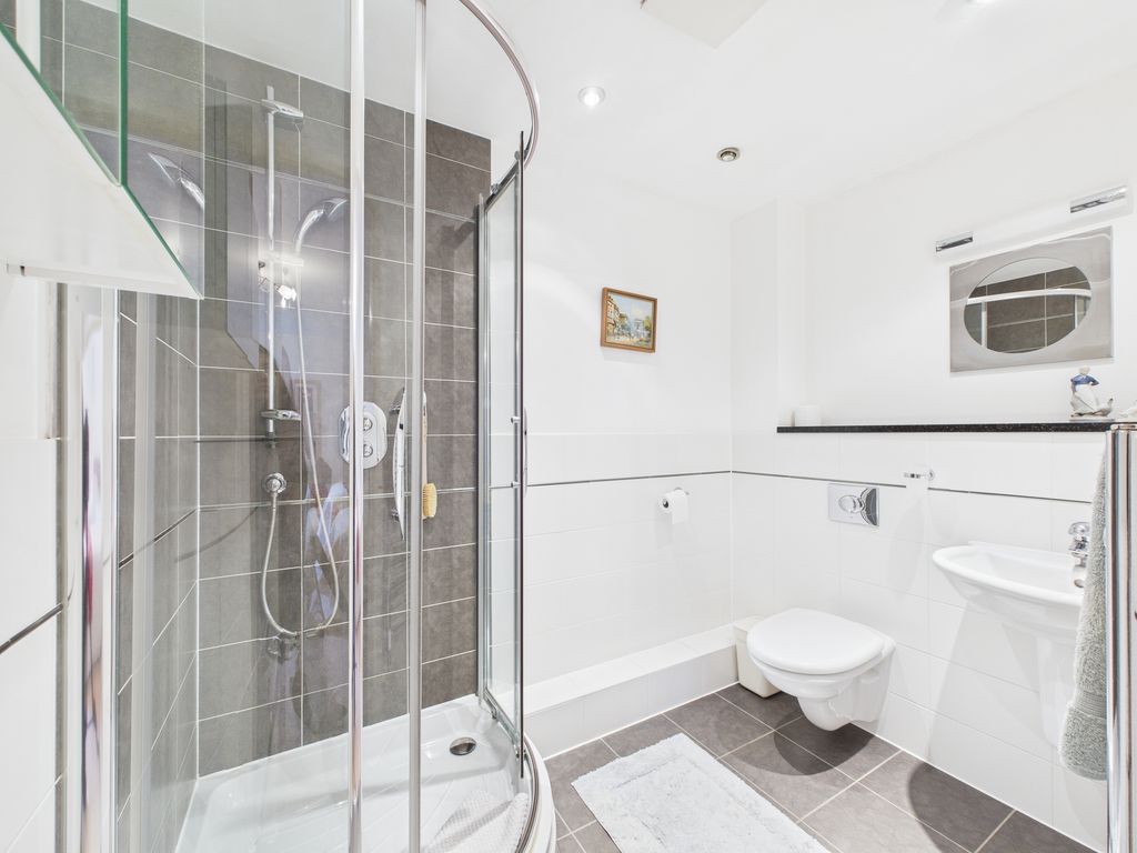 Additional image 7 of 2 bed flat for saleKentwyns Place, Kentwyns Drive, Horsham RH13