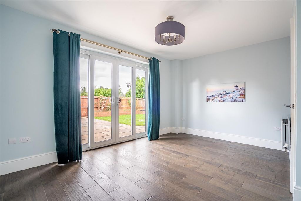 Property photo 2 of 16 Mr-1.Jpg