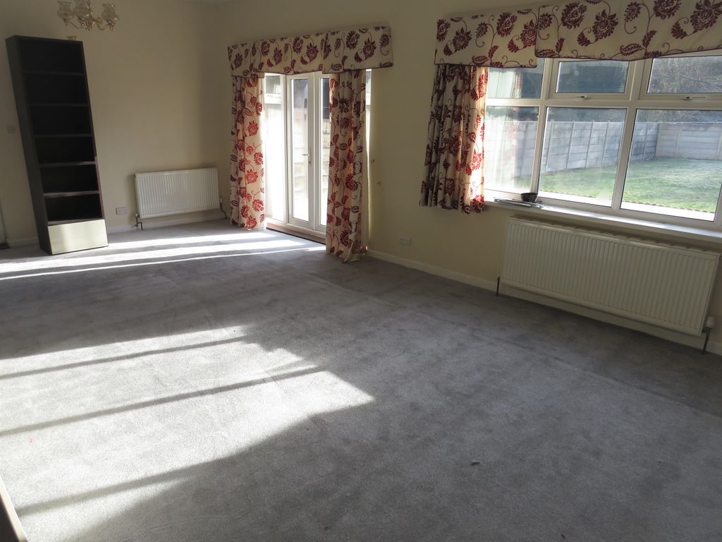 Property photo 2 of 11 Living Room