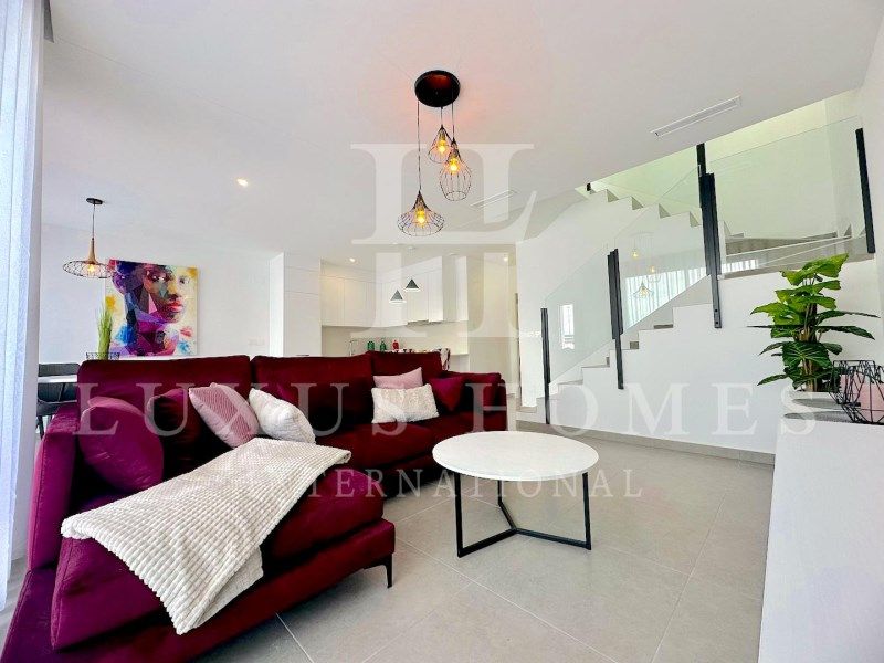 Property photo 3 of 28