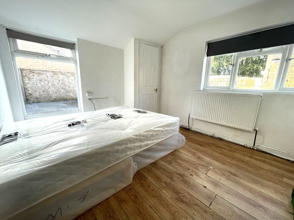 Property photo 3 of 4 Image