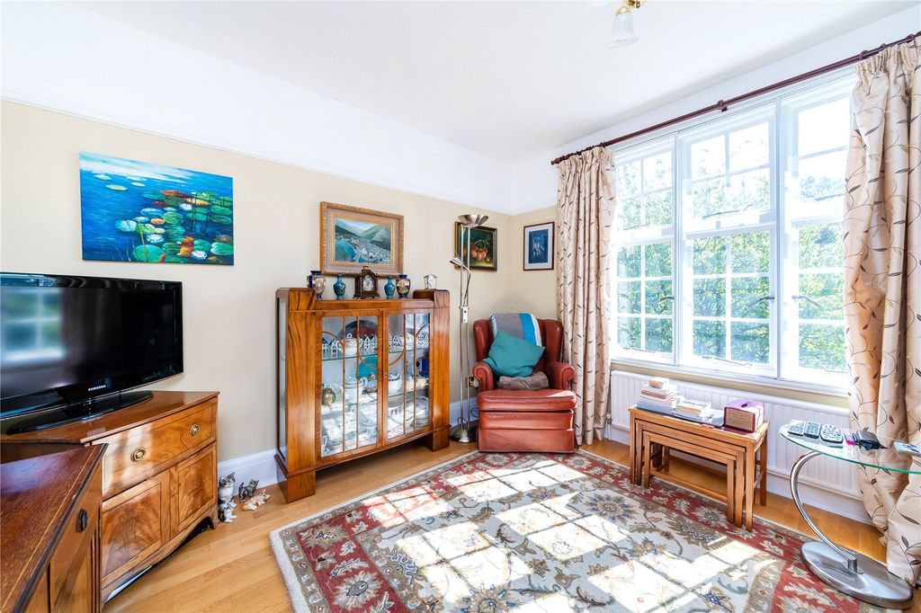 Property photo 2 of 17 Picture No. 23