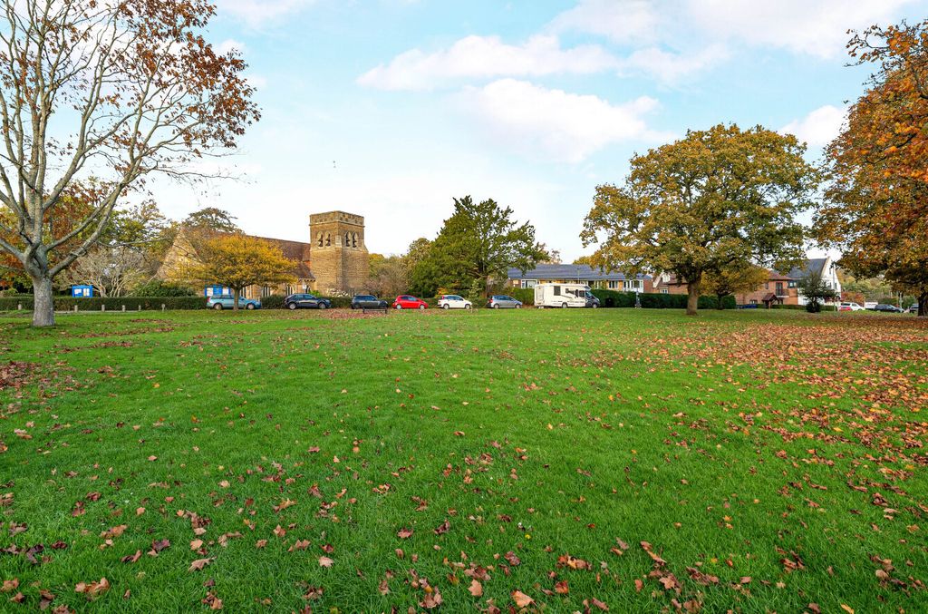 Property photo 2 of 14 1370922-2-6900E2c...