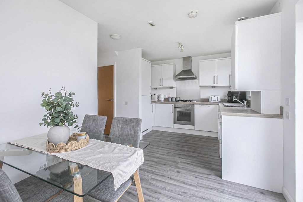 Property photo 3 of 26