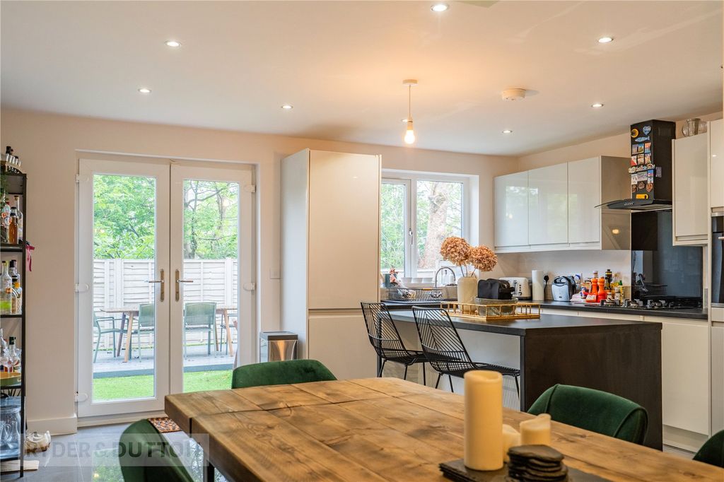 Property photo 3 of 22 Kitchen Diner