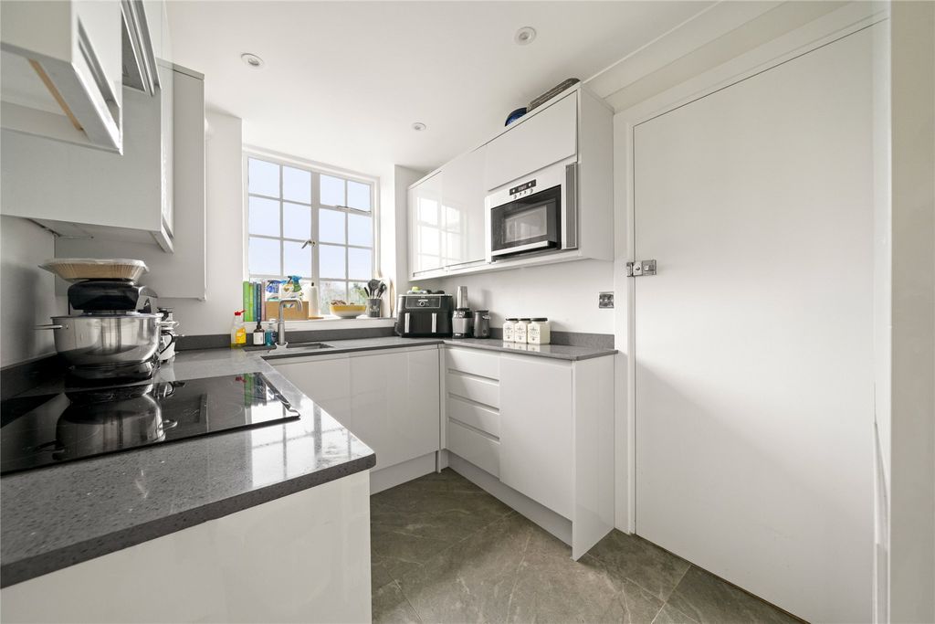 Property photo 2 of 14 Kitchen