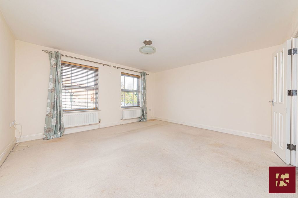 Property photo 3 of 20