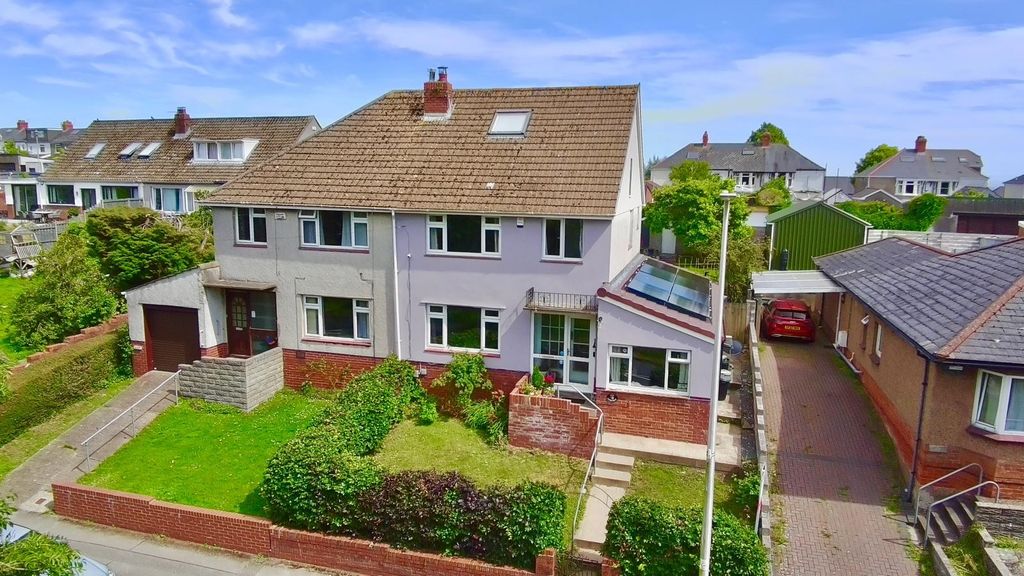 Property photo 1 of 32