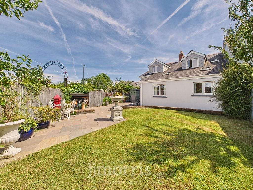 Property photo 2 of 38
