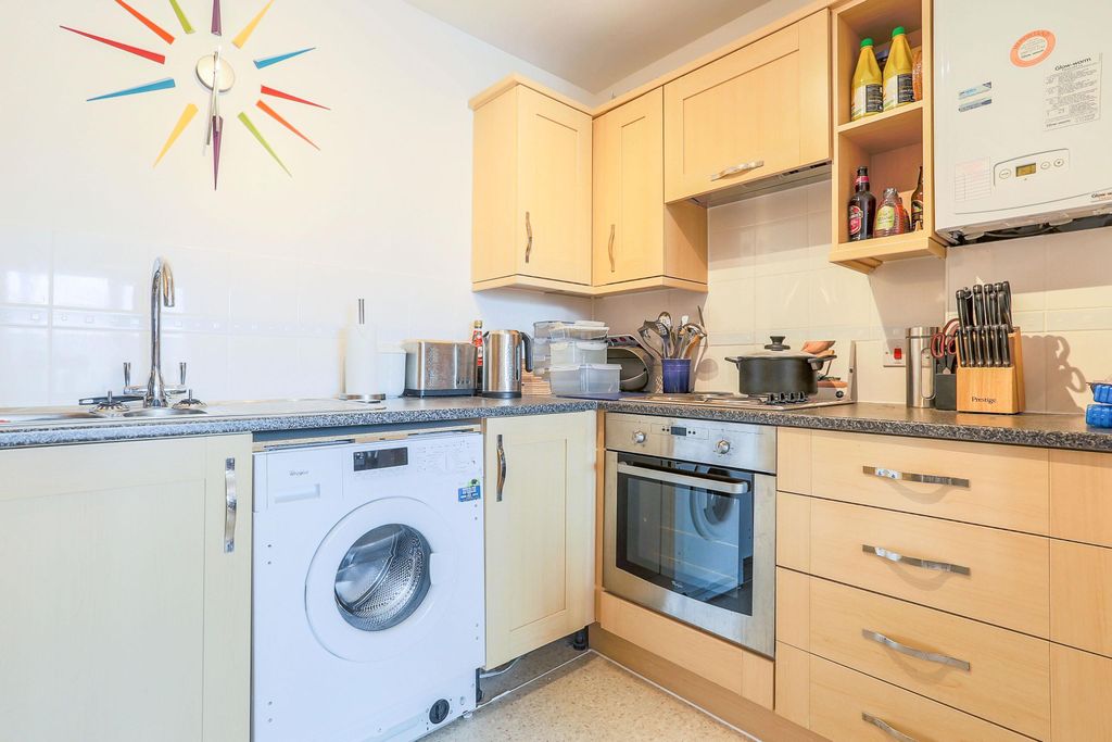 Property photo 2 of 11